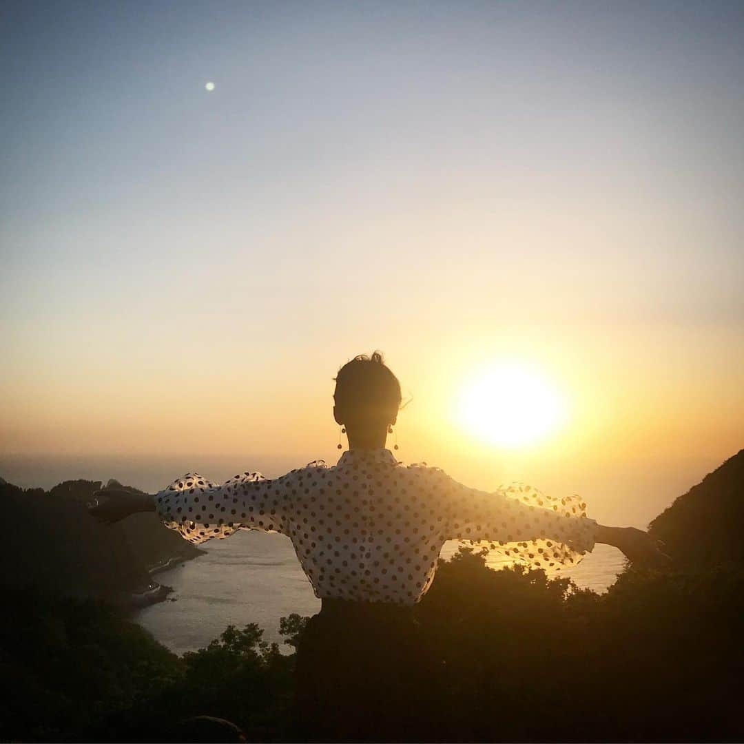 リジ さんのインスタグラム写真 - (リジ Instagram)「🧡with sunset🧡」5月23日 18時25分 - luvlyzzy