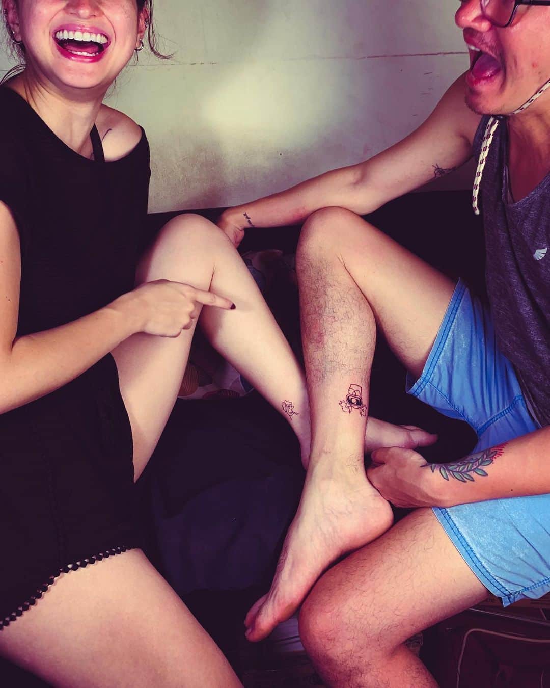 Coleen Garciaさんのインスタグラム写真 - (Coleen GarciaInstagram)「Spontaneous sibling tattoos 😂」5月23日 18時45分 - coleen