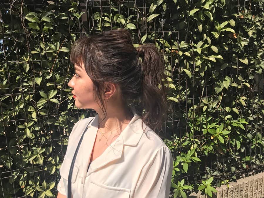 Shioneさんのインスタグラム写真 - (ShioneInstagram)「ふいにしたくなるイメチェン✂︎ ㅤㅤㅤㅤㅤㅤㅤㅤㅤㅤㅤㅤㅤ 今回もハイライトを入れて色を入れてもらいました❤️ ㅤㅤㅤㅤㅤㅤㅤㅤㅤㅤㅤㅤㅤ 前髪は久々のオン眉で！ 明るくすると切りたくなる！🥺❤︎ ㅤㅤㅤㅤㅤㅤㅤㅤㅤㅤㅤㅤㅤ @minamongmong いつもありがとう！！ 今回も本当に良い色😭❤️ ㅤㅤㅤㅤㅤㅤㅤㅤㅤㅤㅤㅤㅤ 洋服は @santamonica_laforet で買ったセットアップでめちゃくちゃお気に入り🥀❤︎ ㅤㅤㅤㅤㅤㅤㅤㅤㅤㅤㅤㅤㅤ #instagram #instalove  #japan  #メイク  #YouTube  #cosmetics #love #me #makeup  #fashion #メイク #コスメ  #hair #newhair #makeup #海外コスメ #春メイク #marr #自由が丘  #shii_hair🌹」5月23日 18時39分 - shione__1101