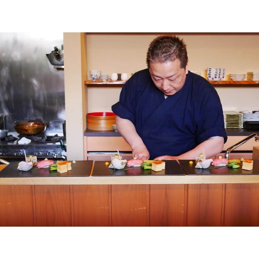 佐々木希さんのインスタグラム写真 - (佐々木希Instagram)「#日本料理たかむら 今回もスペシャリテの 比内地鶏の首皮包み焼きを食べられて本当に幸せ… 中には、内臓以外の全てをたたいたお肉が詰まっていて、皮も含め、あの食感が忘れられない🥺 またすぐに食べたい… が、そうもいかないので、 それまで楽しみに頑張ろっと。  #秋田旅 #大政絢 さん」5月23日 18時42分 - nozomisasaki_official