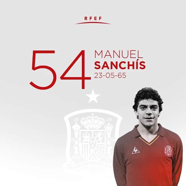 サッカー スペイン代表チームさんのインスタグラム写真 - (サッカー スペイン代表チームInstagram)「🎂¡Feliz cumpleaños a Manolo Sanchís! El que fuera defensa del @realmadrid e internacional en 48 partidos cumple 54 años. ¡FELICIDADES!」5月23日 18時44分 - sefutbol