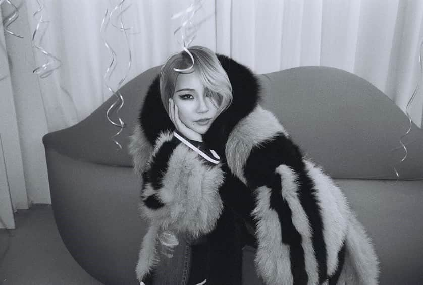 CL さんのインスタグラム写真 - (CL Instagram)「+Time flies+」5月23日 18時54分 - chaelincl