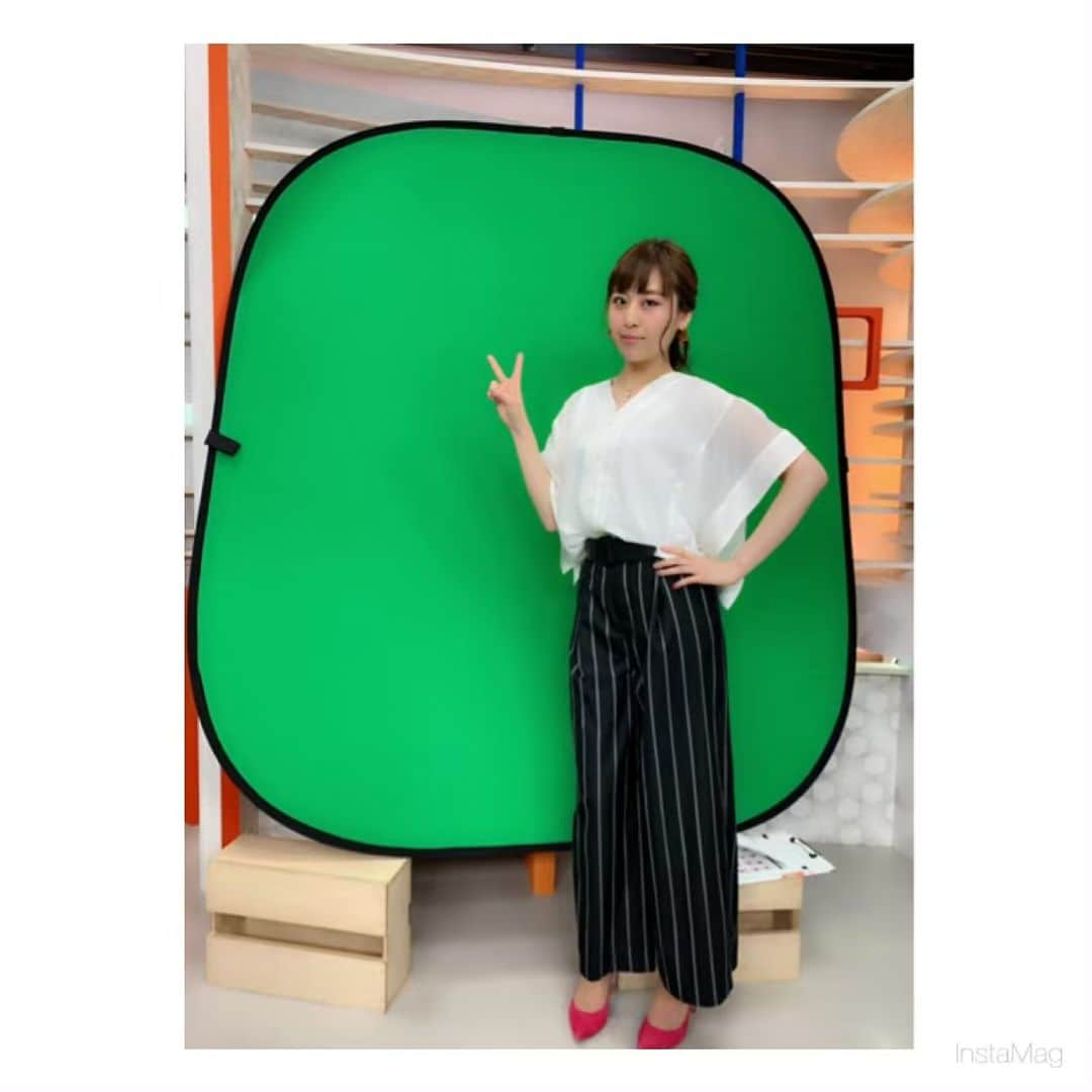 磯田彩実さんのインスタグラム写真 - (磯田彩実Instagram)「. . #クロマキー. . 顔だけ、体だけ、バーチャルな空間にいるような合成映像になる、あれです📺. . 小学生の頃毎週楽しみに見ていた某バラエティー番組がありまして💡🔋. スタジオの皆さんがいつもクロマキーで顔だけ写っていたんです🎥. . . 私もクロマキー撮影してみたいなぁと思いながらもなかなか機会がなく。. . 今年クロマキー初体験を果たしました🤣🙌. #ちょっと嬉しかった出来事. #8年目もまだまだ初めてがありますね. . . #撮影の時はすごく地味です. #合成されるととっても豪華. . . #アナとシロクマセブン というミニ番組でおすすめ番組の紹介をしています🎤. . #シロクマセブン#LINEスタンプになったよ. #🧸#tvh. #無意識に#ドヤ顔.」5月23日 18時48分 - ayami_isoda.tvh7