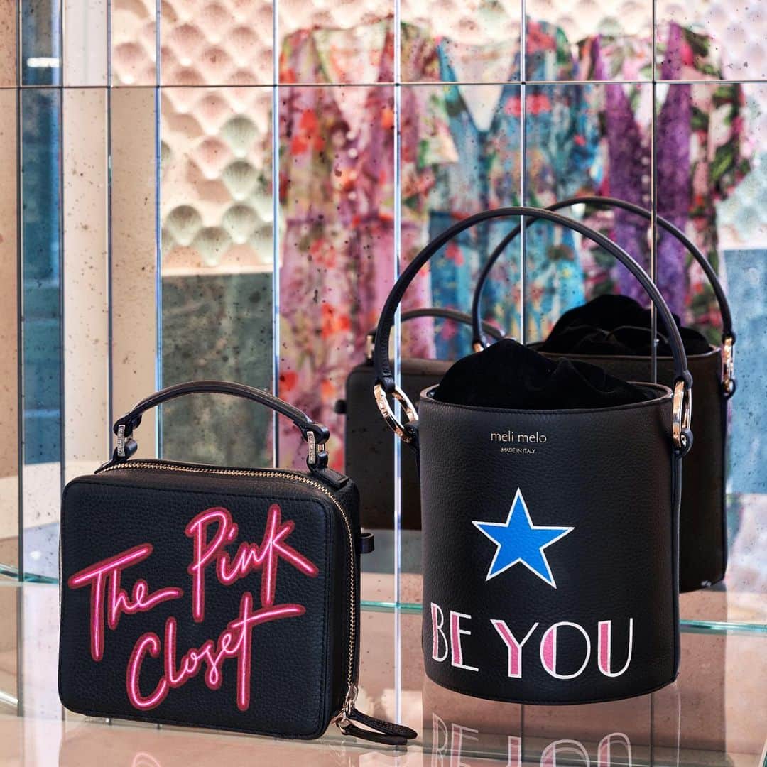 のインスタグラム：「Our beautiful Art Bags @thepinkcloset_palazzoavino 😍💓💓」