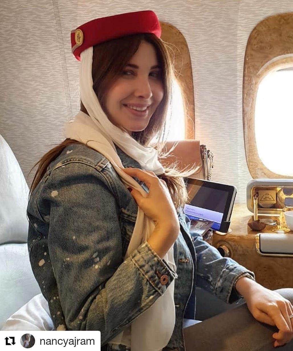 エミレーツ航空さんのインスタグラム写真 - (エミレーツ航空Instagram)「Looking great, Nancy! Enjoy your flight 🙂  #Repost @nancyajram ・・・ إلى دبي..💗 #نانسي_عجرم_مجموعة_إنسان  @emirates #NancyAjram」5月23日 18時52分 - emirates