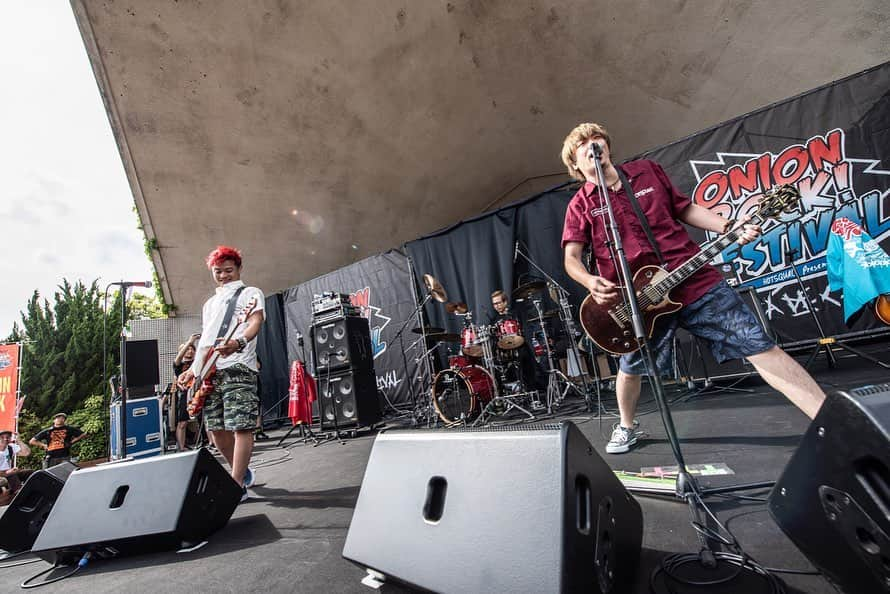 チフネシンゴさんのインスタグラム写真 - (チフネシンゴInstagram)「. "ONION ROCK FESTIVAL" 〜chiba de carnival 2019〜 . 2019.05.18(sat) DAY 1 . . ☀️☀️☀️ . . photo by @manaty49 . . #hotsquall #ホスコ #overarmthrow #pan #locofrank #radiots #good4nothing #オニオンロック #オニオンロックフェス #千葉 #rock #punk #band」5月23日 18時57分 - chikkun_hotsquall