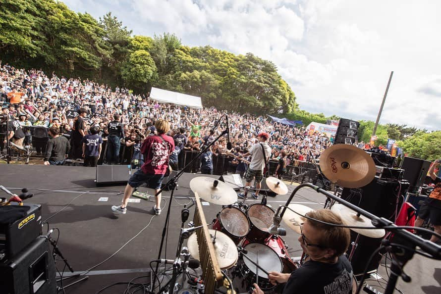 チフネシンゴさんのインスタグラム写真 - (チフネシンゴInstagram)「. "ONION ROCK FESTIVAL" 〜chiba de carnival 2019〜 . 2019.05.18(sat) DAY 1 . . ☀️☀️☀️ . . photo by @manaty49 . . #hotsquall #ホスコ #overarmthrow #pan #locofrank #radiots #good4nothing #オニオンロック #オニオンロックフェス #千葉 #rock #punk #band」5月23日 18時57分 - chikkun_hotsquall