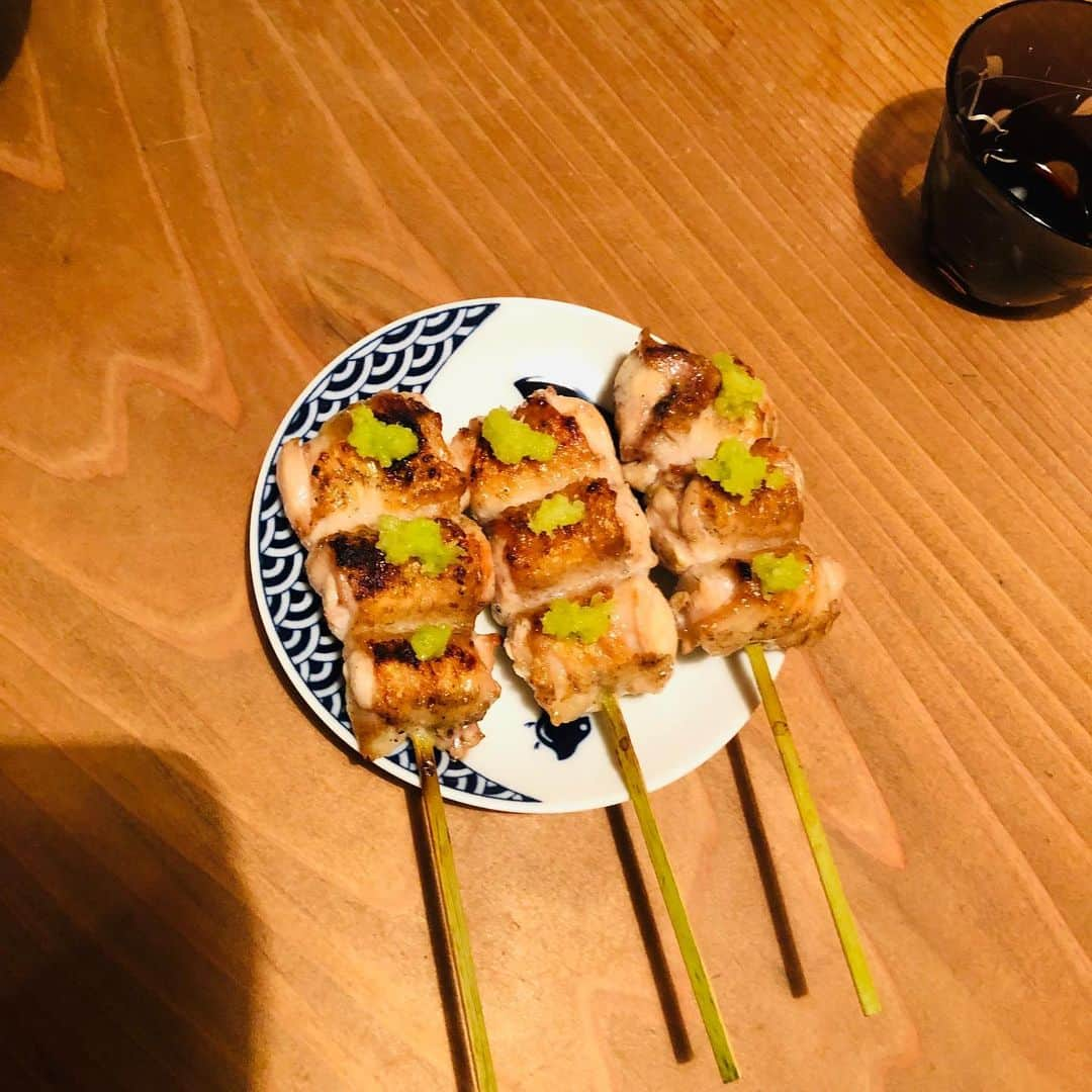 奥田修二さんのインスタグラム写真 - (奥田修二Instagram)「昨夜は福島の最強の焼き鳥へ！  焼き鳥最高！  一品最高！  ノブさん！ありがとうございました！  #実はつきだしのもずくから最強  来週月曜日は単独ライブ  学天即単独ライブ 「青い」 5/27(月) 開場19:10 開演19:30 終演21:00 【会場】YES THEATER （なんばグランド花月の地下） 【料金】前売：2500円　当日：2800円 【コード】Yコード：506708  #学天即」5月23日 19時21分 - gakutensoku_okuda_official