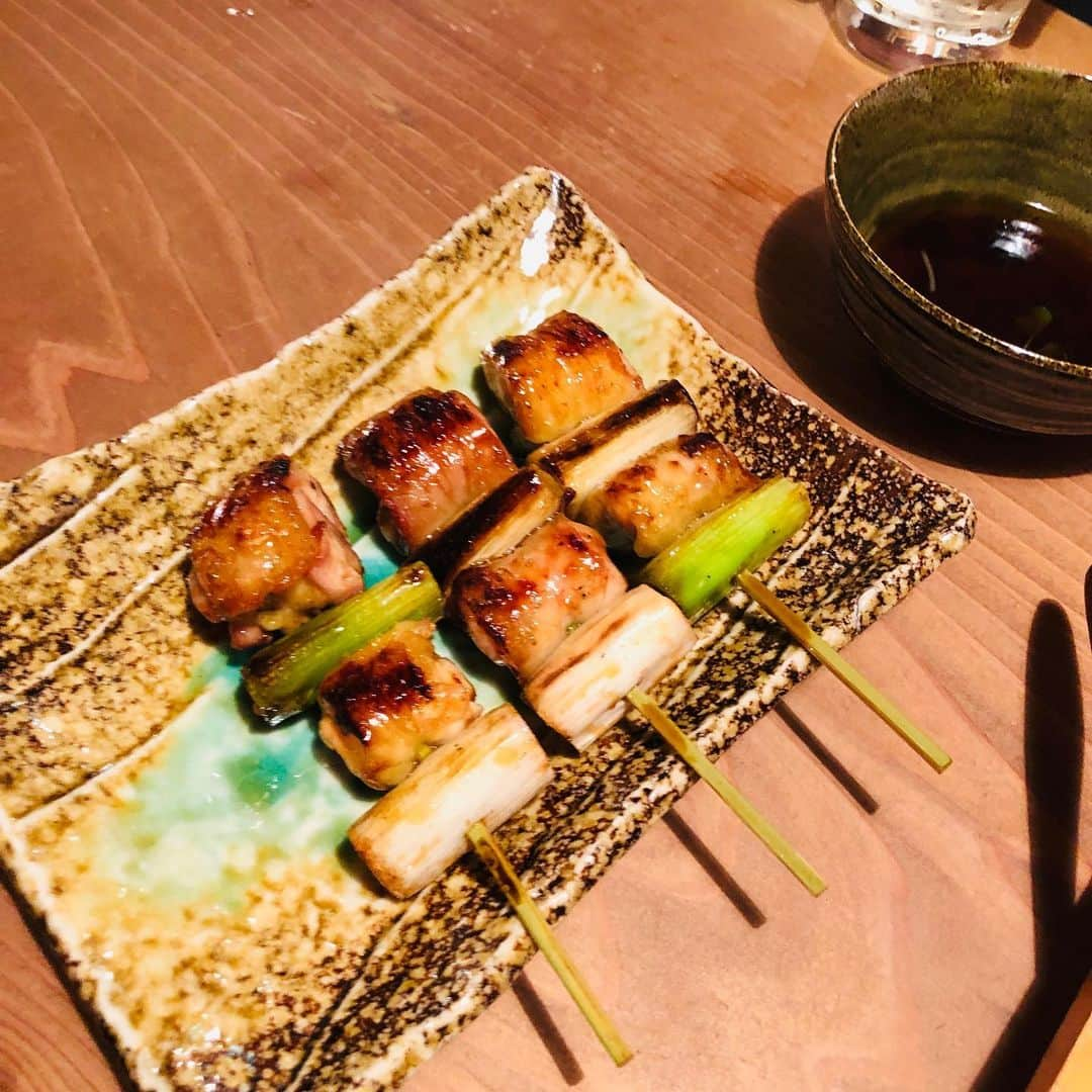 奥田修二さんのインスタグラム写真 - (奥田修二Instagram)「昨夜は福島の最強の焼き鳥へ！  焼き鳥最高！  一品最高！  ノブさん！ありがとうございました！  #実はつきだしのもずくから最強  来週月曜日は単独ライブ  学天即単独ライブ 「青い」 5/27(月) 開場19:10 開演19:30 終演21:00 【会場】YES THEATER （なんばグランド花月の地下） 【料金】前売：2500円　当日：2800円 【コード】Yコード：506708  #学天即」5月23日 19時21分 - gakutensoku_okuda_official