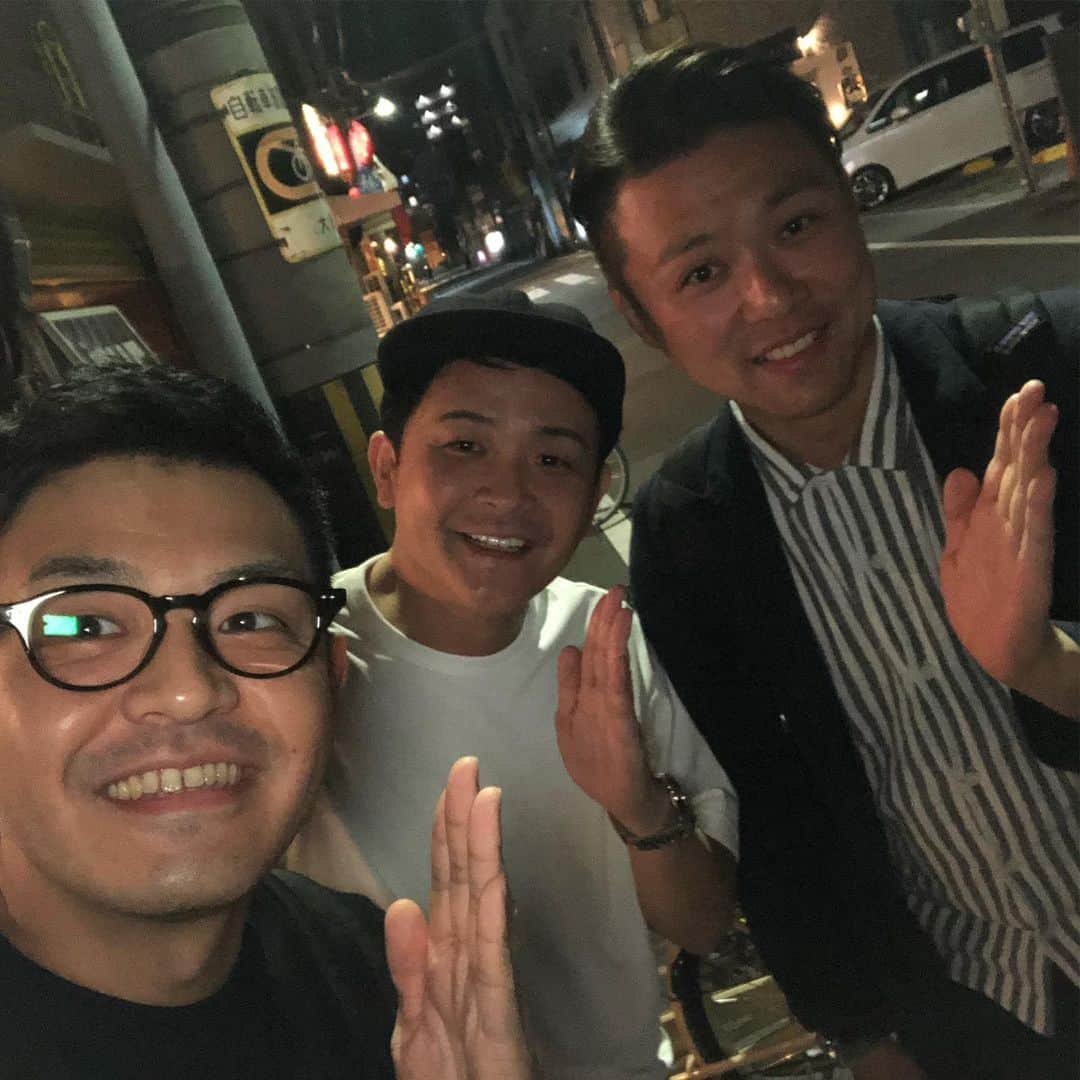 奥田修二さんのインスタグラム写真 - (奥田修二Instagram)「昨夜は福島の最強の焼き鳥へ！  焼き鳥最高！  一品最高！  ノブさん！ありがとうございました！  #実はつきだしのもずくから最強  来週月曜日は単独ライブ  学天即単独ライブ 「青い」 5/27(月) 開場19:10 開演19:30 終演21:00 【会場】YES THEATER （なんばグランド花月の地下） 【料金】前売：2500円　当日：2800円 【コード】Yコード：506708  #学天即」5月23日 19時21分 - gakutensoku_okuda_official