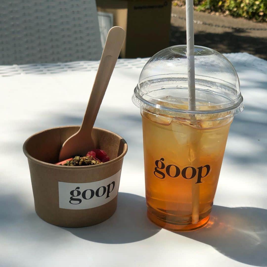山下莉奈さんのインスタグラム写真 - (山下莉奈Instagram)「外にあったカフェで チアシードプディングとりんごジュース🍎  暑くなる前にまたゆっくりしに行こう🍀😆✨ #goop」5月23日 19時30分 - rinayamashita