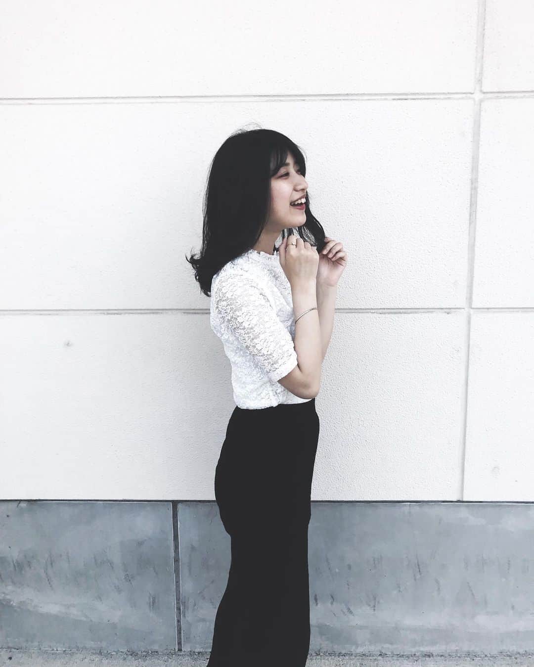 吉田華恋のインスタグラム：「美容院行ってきました💐  いちまいめ顔がジワるDAYS」