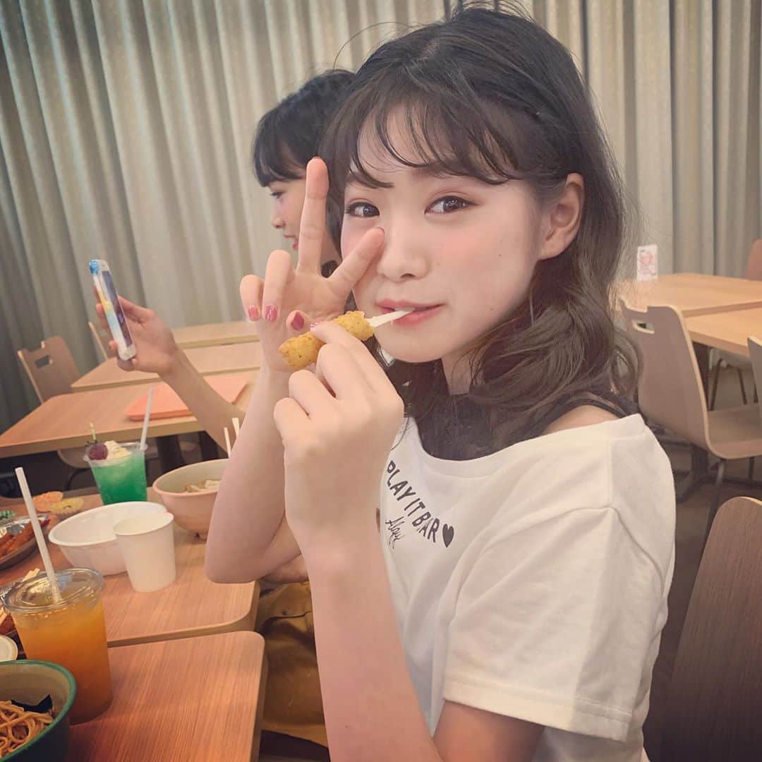 ニコ☆プチのインスタグラム：「プチモはチーズがお好き🧀🧀🐭❤️ ﻿ ﻿ ﻿ #ニコプチ﻿ #丸山真亜弥﻿ #中山あやか﻿ #葛西杏也菜」
