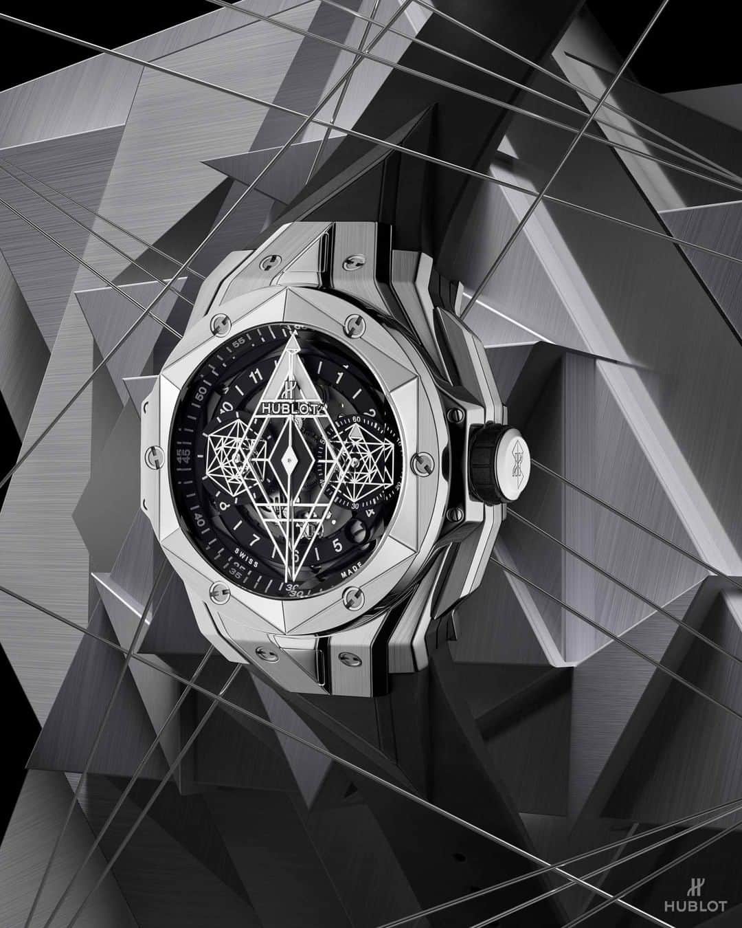のインスタグラム：「Elevating the sense of art in watchmaking with the new #BigBangSangBleu II. #SangBleu @mxmttt @sangbleu」