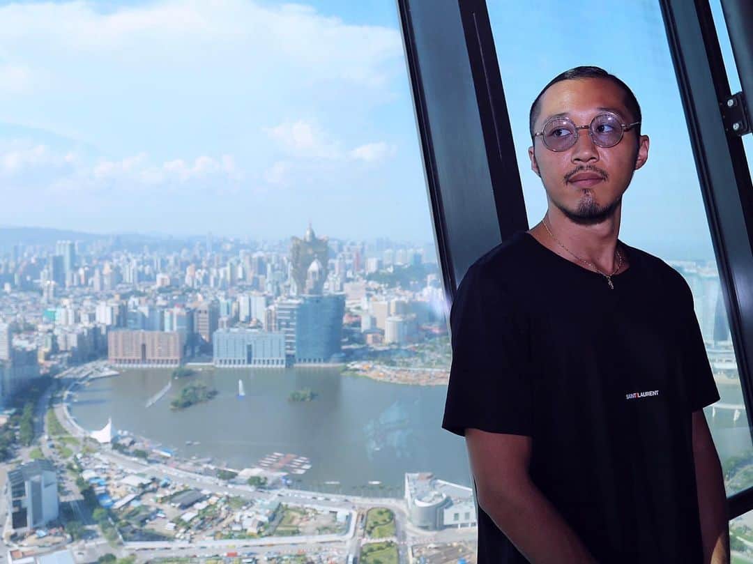 KENTOのインスタグラム：「No worries, Your future is full of hope ✨ #tbt #throwbackthursday #throwback #macau #macautower #saintlaurent #saintlaurentparis #ootd #outfit #outfitoftheday #instafashion #streetfashion #streetstyle #streetwear #djlife #pioneerdj #beepmmgmt #axcell #weareaxcell」