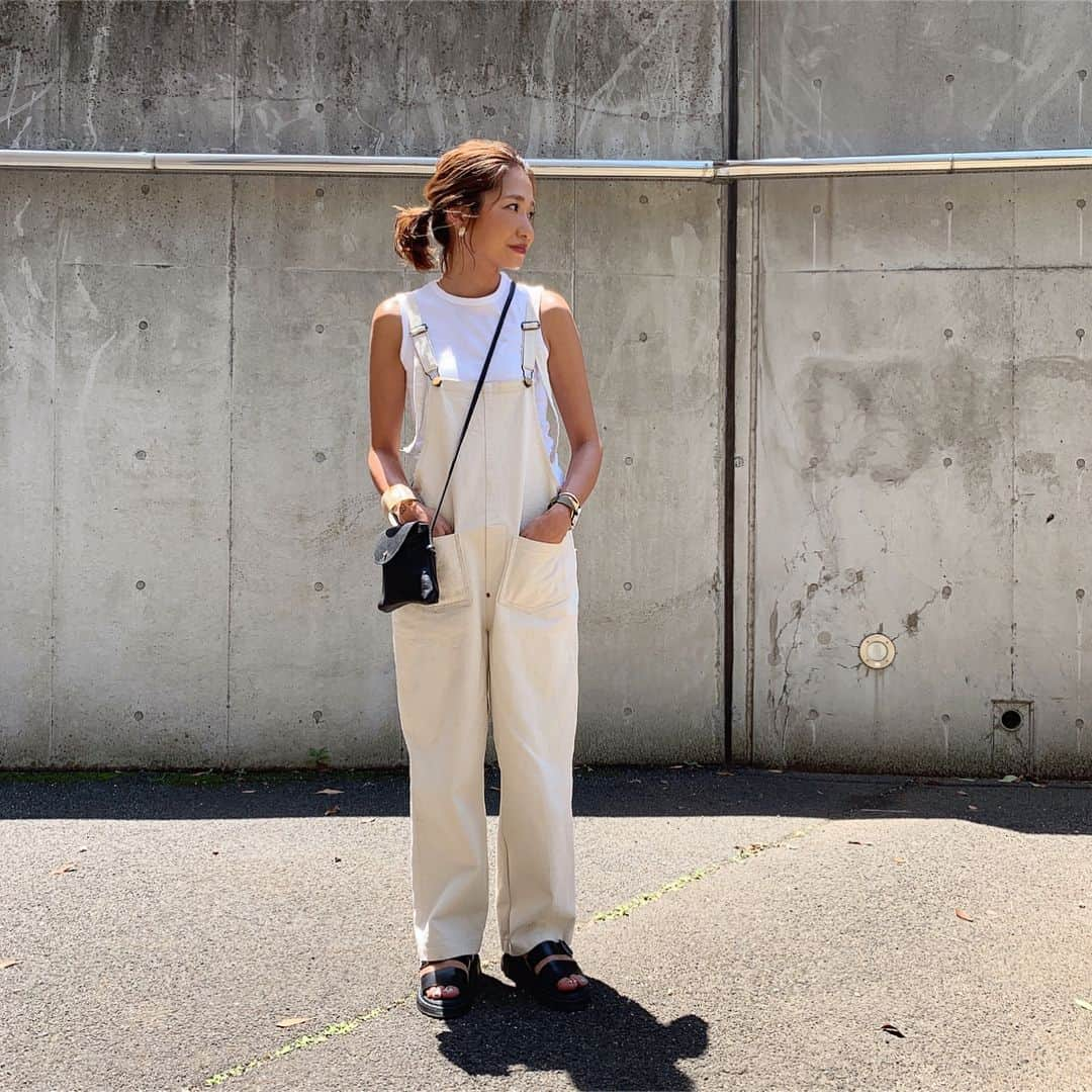 #kayoさんのインスタグラム写真 - (#kayoInstagram)「. . 夏野郎 . 着まわしでーすーー . . タンク  #beams サロペ/バッグ  #canaljean  サンダル  #drmartens . . #シンプルコーデ#カジュアルコーデ」5月23日 20時11分 - kayo.912