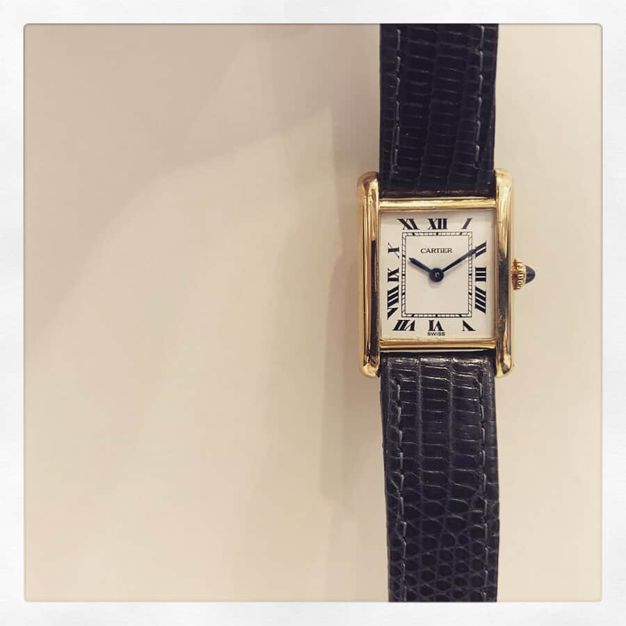 HIROBさんのインスタグラム写真 - (HIROBInstagram)「【HIROB札幌店】﻿ Vintage Cartier TANK ﻿ 人気のTANK LCが入荷しております。﻿ ﻿ 5月24日（金）〜5月28日（火）の期間中に﻿ レザーベルトのvintage watchをご購入で、﻿ ベルト1本プレゼントのイベントを﻿ 開催しております。﻿ ﻿ ﻿  お問い合わせはHIROB札幌店まで。﻿ 011-209-5119﻿ #Antique﻿﻿ #アンティーク﻿﻿ #vintage﻿﻿ #ヴィンテージ﻿﻿ #fashionista﻿﻿ #instagood﻿﻿ #OOTD﻿﻿ #love﻿﻿ #YOLO﻿﻿ #accessories﻿﻿ #アクセサリー﻿﻿ #Fashion﻿﻿ #時計﻿﻿ #腕時計﻿﻿ #watch﻿﻿ #自分へのご褒美﻿﻿ #baycrews﻿﻿ #hirob﻿﻿ #ヒロブ札幌﻿﻿ #札幌ステラプレイス﻿﻿ #stellarplace﻿﻿ #ステラプレイス﻿﻿ #北海道﻿﻿ #hokkaido﻿﻿ #札幌﻿﻿ #sapporo ﻿﻿ #vintageCartier﻿ #tanklc #vintagecartiertank」5月23日 20時18分 - hirob.jp