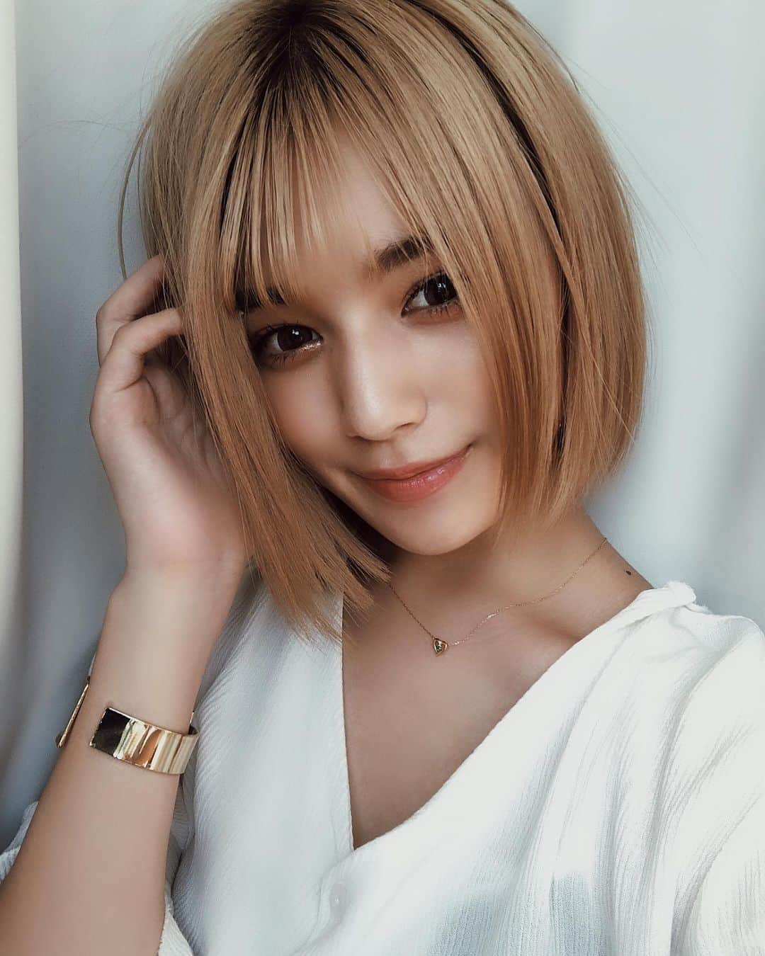 浪花ほのかのインスタグラム：「、 、 、  #オレンジメイク #orange #makeup #make #金髪ショート」