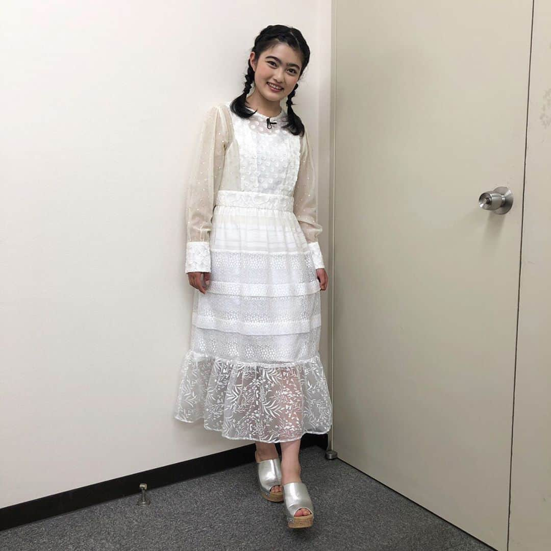 井上咲楽さんのインスタグラム写真 - (井上咲楽Instagram)「. 衣装 @adelly.tokyo さん . 【出演情報】 🌍テレビ愛知 ⏰午前11時〜 🗓5月25日(土) 📺くすぐる . 東海地方の方、ぜひみてください！」5月23日 20時32分 - bling2sakura