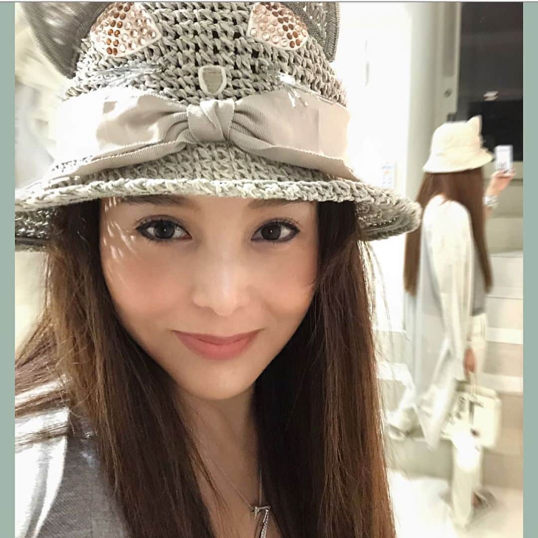麻美さんのインスタグラム写真 - (麻美Instagram)「昨日のコーデ ． 娘に怒られる麦わら帽子👒 ． 去年は気づかなかったけど🤣 似合わん🤣事に ようやく今年は気づきました ． #ootd#simple #fashion#cordinate」5月23日 20時40分 - mami0s