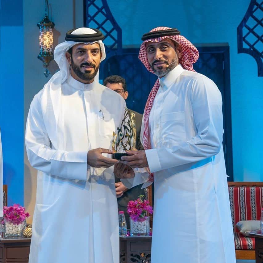 サーミー・アル＝ジャービルのインスタグラム：「مع الشيخ سلطان بن احمد القاسمي  رئيس مجلس الشارقة للإعلام #مجلس_الشارقة_الرمضاني」