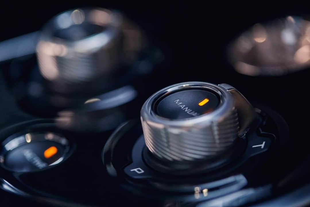 McLaren Automotiveさんのインスタグラム写真 - (McLaren AutomotiveInstagram)「Technology and modern craftsmanship share equal prominence in the #NewMcLarenGT, with the finest high-quality materials and our most advanced infotainment system. #NEWRULES」5月23日 21時01分 - mclarenauto