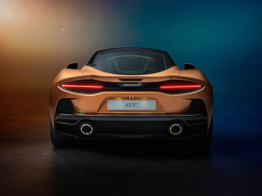 McLaren Automotiveさんのインスタグラム写真 - (McLaren AutomotiveInstagram)「With Proactive Damping Control and Optimal Control Theory, the #NewMcLarenGT delivers supercar agility in a Grand Tourer. #NEWRULES」5月23日 21時02分 - mclarenauto