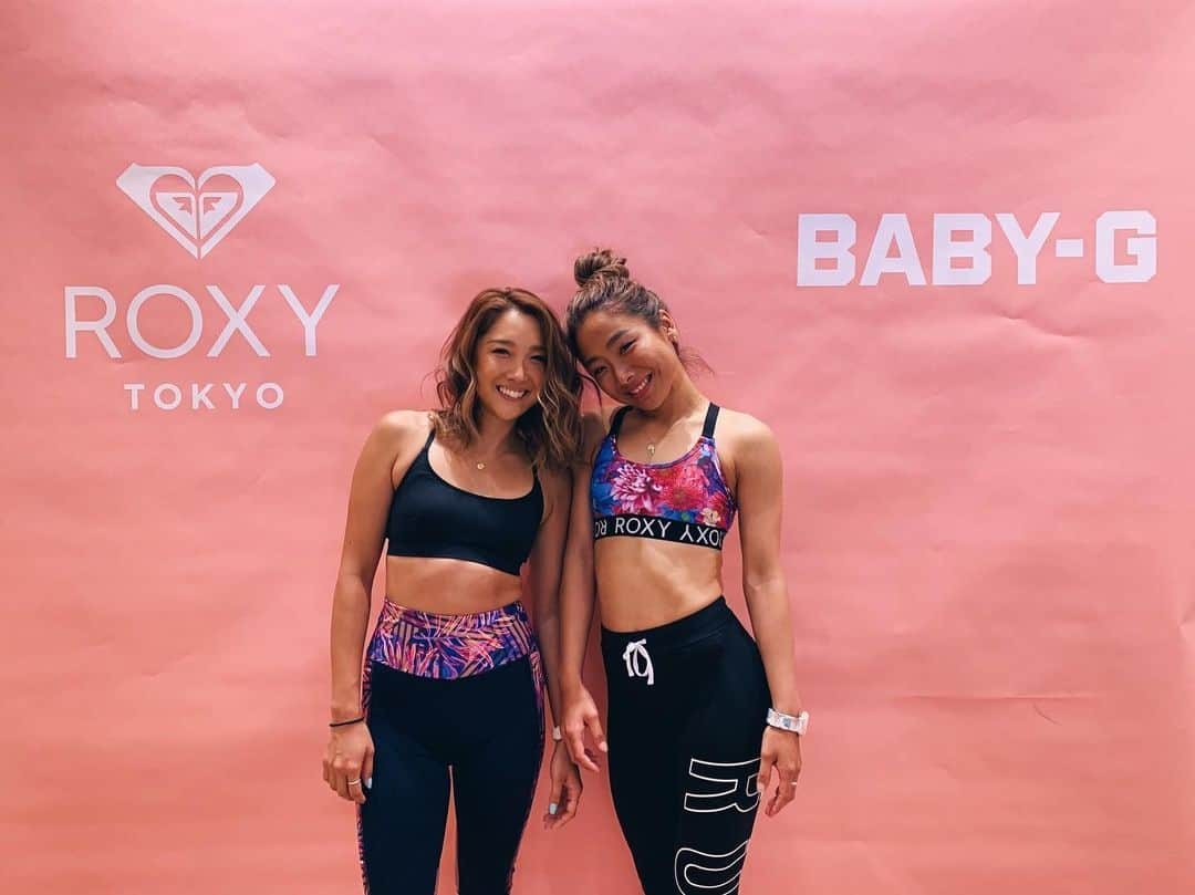 マイコ さんのインスタグラム写真 - (マイコ Instagram)「* @roxyjapan × @babyg_jp  のイベントでした。 イベントでは @surf_fit_studio をやったの。 前から時間が出来ると行ってたけど 久しぶりで楽しかったー😆 インストラクターも 仲良しのちーちゃん @surffit_chihiro という😍 レッスン中、ちょーカッコいいんだけど、 写真撮ると大体知らないうちに 変顔してる人です🤪らぶ💕 ・ ・ ・ ・ #roxyjapan#babyg#surffit」5月23日 21時09分 - maicorori