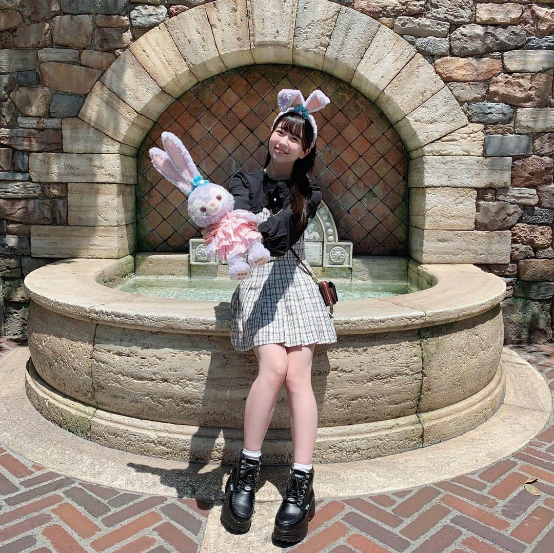 柳川みあさんのインスタグラム写真 - (柳川みあInstagram)「夢の国行ってきたよ🐭🏰💫💞 たくさん写真とったから毎日いっぱい更新するね😊💘 いいねぽちぽちしてね💓  #ディズニーシー #ステラルー #アイドル #柳川みあ #インスタ映え  #うさぎ #厚底スニーカー #セットアップ #ロングヘア #脚 #日差し  #かわいい  #disneysea #japanesegirl #japaneseidol #idol  #いいね歓迎」5月23日 21時17分 - miapichan_