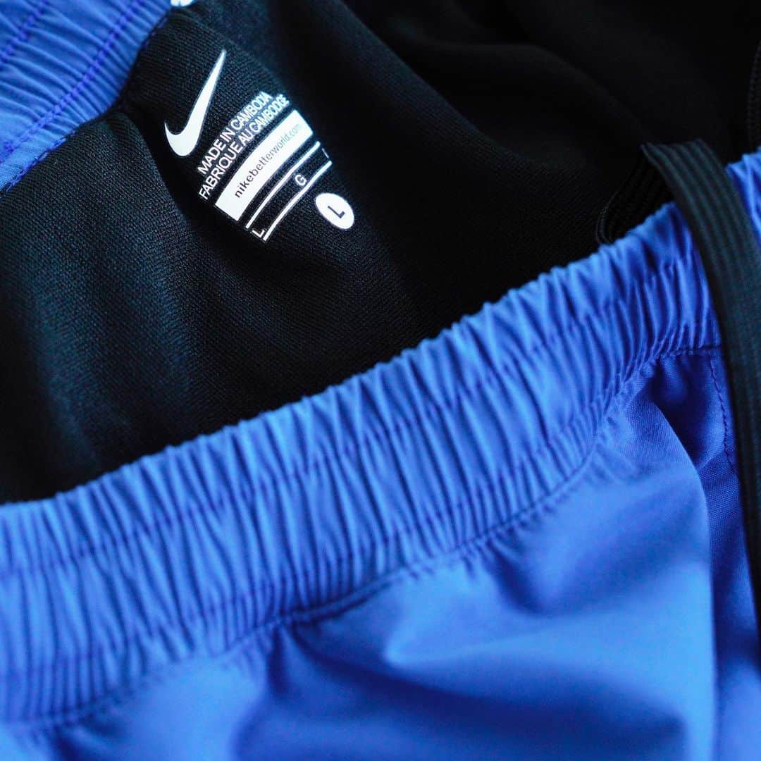 EDIFICEさんのインスタグラム写真 - (EDIFICEInstagram)「【NIKE - Limited model - 】﻿﻿﻿ - ウォーターレパレントスウィムボードショーツ -﻿ ﻿﻿﻿ ﻿ 昨シーズン好評を博したスウィムボードショーツが5/25日（土）全国のEDIFICEにて発売開始いたします。﻿ ﻿ ナイロンピーチフェイス素材で、撥水加工を施しているので水をはじきドライに保つスウィムボードショーツ。﻿ 背面には 「Big Swoosh」 をプリントし、大きなデザインポイントに。﻿ ﻿ ライニングにはクールセンサーを使用し、真夏でも接触冷感を体感でき、来たるサマーシーズンに大活躍する一品です。 ﻿ ﻿ セレクトショップエディフィスとフットマーク社とでシルエット、デザインまで、様々なアイディアを取り入れた限定のライセンススイムショーツです。﻿ ﻿﻿﻿ ﻿﻿﻿ ﻿﻿﻿ ﻿﻿﻿ Short pants : 【NIKE】¥5,500+tax﻿﻿﻿ ﻿﻿﻿ ﻿﻿﻿ ﻿﻿﻿ ﻿﻿﻿ ﻿﻿﻿ ﻿﻿﻿ ﻿﻿﻿ #edifice #nike #menswordrobe #menswear #swimshorts #mensfashion #mensshorts #mensstyle #boardshorts #biglogo #sportmix #swooshlogo #nikeswoosh #menwithclass #menwithstyle #mensclothing #mensclothes #dapper #dapperman #dapperstyle #エディフィス #ナイキ」5月23日 21時20分 - edifice.jp