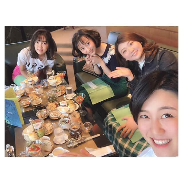 早乙女わかばさんのインスタグラム写真 - (早乙女わかばInstagram)「.﻿ 🍵抹茶🍵﻿ ﻿ 抹茶アフタヌーンティー🤤💓﻿ ﻿ 同期との楽しい時間❤️﻿ ﻿ ドレスコードはもちろん﻿ 💚緑💚﻿ ﻿ 同期と会うと果てしなく喋り続ける🤣﻿ 東京にいる同期もテレビ電話で参加🤣 ﻿ 今日も喋りまくり、笑いまくり‼️﻿ ﻿ 最高でした😆✨﻿ ﻿ #抹茶﻿ #アフタヌーンティー﻿ #同期﻿ #気心の知れた間柄」5月23日 21時26分 - s_wakaba.94