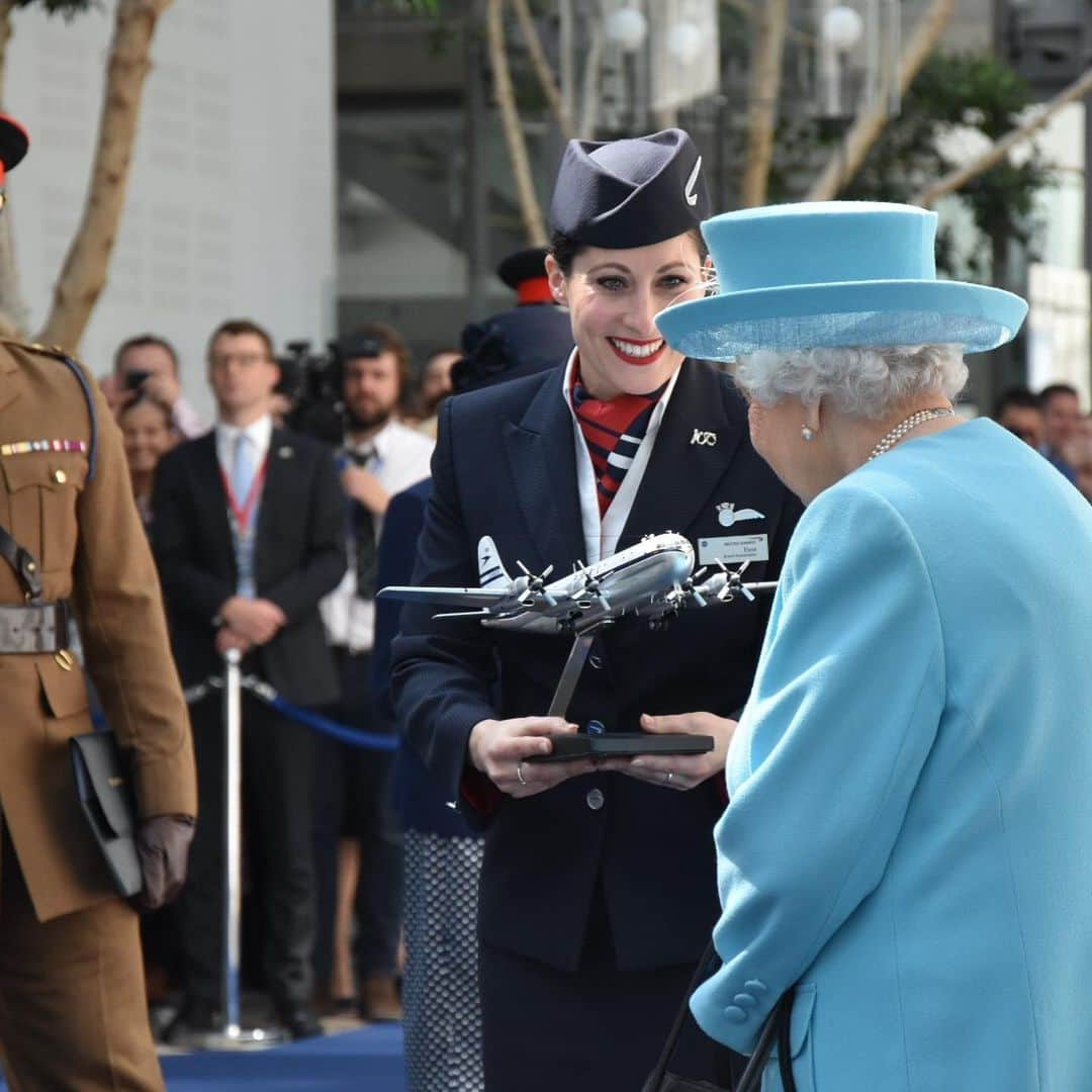 ロイヤル・ファミリーさんのインスタグラム写真 - (ロイヤル・ファミリーInstagram)「The Queen today visited @British_Airways, which will reach its centenary on 25 August.  Her Majesty met staff from across the BA, as well as crew dressed in heritage uniforms from the 1930s to the present day.  The Queen also heard more about Flying Start, a global charity partnership with Comic Relief that aims to help children and young people secure better chances in life.  Afterwards, The Queen toured the Heritage Centre, which displays the 100 year history of British Airways.  The Heritage Centre includes The Queen’s first ticket for a long haul flight after her Coronation, which was with The Duke of Edinburgh to Jamaica 🇯🇲 Swipe to see!」5月23日 21時36分 - theroyalfamily