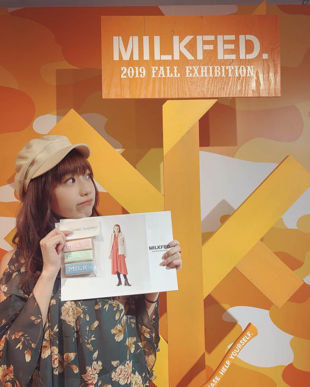 関根優那さんのインスタグラム写真 - (関根優那Instagram)「． MILKFED.（@milkfedjp）さんの展示会に行ってきました！ 幅広いジャンルのお洋服があってもんのすごくテンションが上がりました◡̈⃝︎ 届くの楽しみだな〜！！ #milkfed #exhibition #fashion #展示会」5月23日 21時38分 - yuuna__sekine
