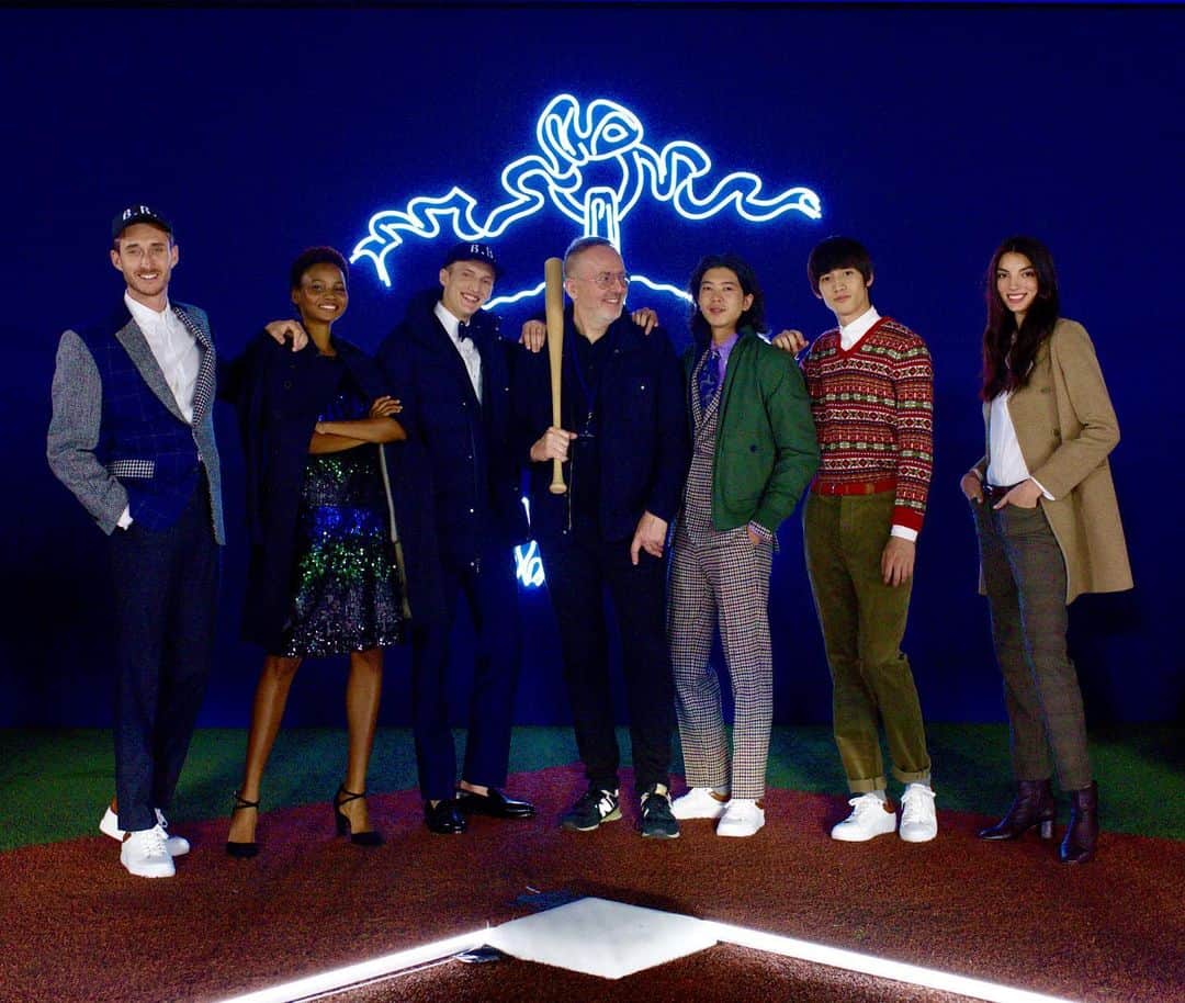のインスタグラム：「Show stylist and GQ creative director-at-large, @jimmooregq , poses with models after the show 👏Watch now on IGTV. #BrooksBrothersTokyo #FW19 #BrooksBrothersWomen #GQMagazine #BeingBrooksy」