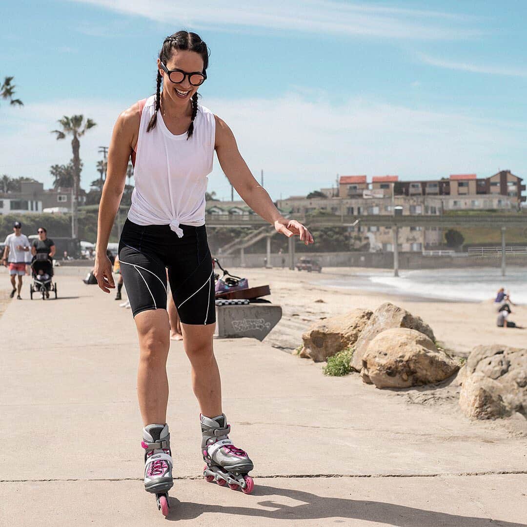 BOSEさんのインスタグラム写真 - (BOSEInstagram)「Rockin' and rollin' with #BoseFrames. ➡️ #Rollerblading 🕶🎵. . Click the link in bio to discover #BoseFrames and the new Lens Collection.」5月23日 21時39分 - bose