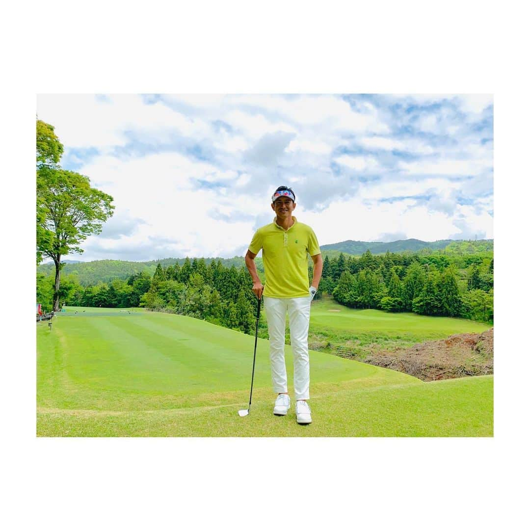 肥野竜也さんのインスタグラム写真 - (肥野竜也Instagram)「【GOLF COORDINATE】 ⁑ ■TOPS 「PALM SNAKE」 ■PANTS 「PALM SNAKE」 ■CAP 「NEWERA」 ■SHOES 「aJADE GOLF」 ⁑ ⛳️ギャツビィGC Back 35.38 73 ⁑ #肥野GOLF #GOLF #ゴルフ #instagolf #ゴルフコーディネート #GOLFCOORDINAT #golfwear  #ゴルフウェア #PALMSNAKE #NEWERA #aJADEGOLF」5月23日 21時42分 - tatsuya_hino