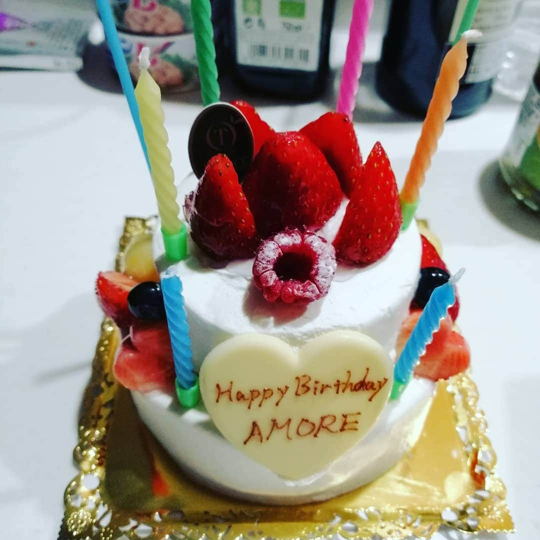 翠千賀さんのインスタグラム写真 - (翠千賀Instagram)「今日は相棒のお誕生日。いつもありがとう。感謝してます！ #compleanno  #miomarito  #tiringrazio  #seiunico #happybirthday #birthday #myhusband」5月23日 21時44分 - chika.midori