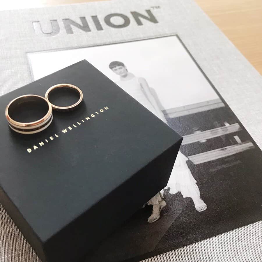 minminmaaaさんのインスタグラム写真 - (minminmaaaInstagram)「・ @danielwellington の新作リング💍 ・ ・ シンプルなデザインで合わせやすい💓 ・ ユニセックスなのでペアでつけるのも🥰 ・ ・ ・ 15%オフクーポン「misato18」 有効期限 2019.7.31 ・ https://www.danielwellington.com/jp ・ ・ ぜひチェックしてみてください✨ ・ ・ ・ #ダニエルウェリントン #DW手元ルックス #DW#dw新作リング #danielwellington #watch #手元くら部 #手元倶楽部 #腕時計 #プレゼント#リング#アクセサリー #指輪#おうちカフェ#イイホシユミコ」5月23日 21時44分 - minminmaaa
