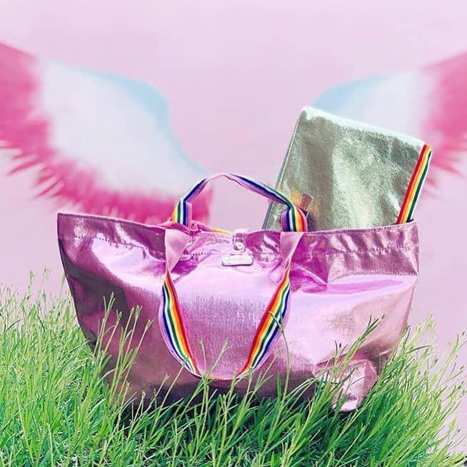 ブラジ&ブラジさんのインスタグラム写真 - (ブラジ&ブラジInstagram)「@genial_krefeld 💝 #happiness #pink #shopper #kulturbeutel #krefeld #verlosung #happypeople #bigbag #bigcustomer #friends #rainbow #goodfeeling」5月23日 21時50分 - brasibrasi