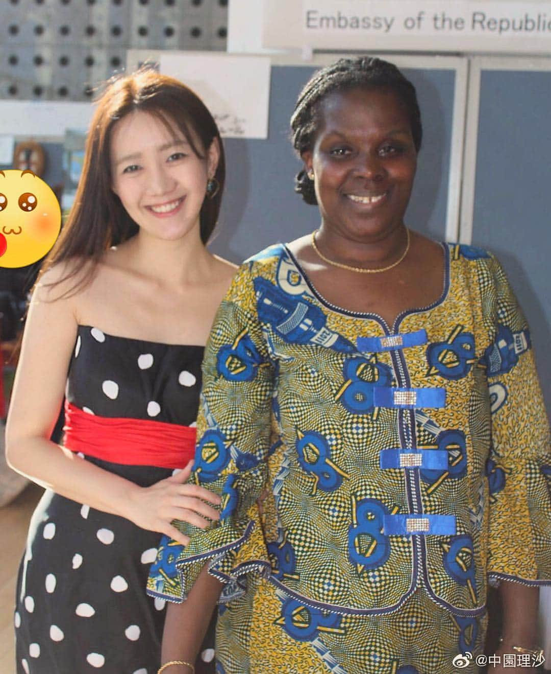 中園理沙のインスタグラム：「Her smile brightened my day! It's true that peace begins with a smile(and mature mindset) 🥰 I hope your day is as bright as your smile 🤗 平和は笑顔と成熟した思考態度から始まるって本当ですね！ 彼女は、曇りのない心と成熟した内面を併せ持つ素敵な人🥰 皆さまの毎日が笑顔でありますように🤗 ・・・ ※DMは使用しておりません。 ・・・ #pianist #smile #life #peace #embassy #friendship #lisanakazono #中園理沙 #ピアニストの日常 #大使馆」
