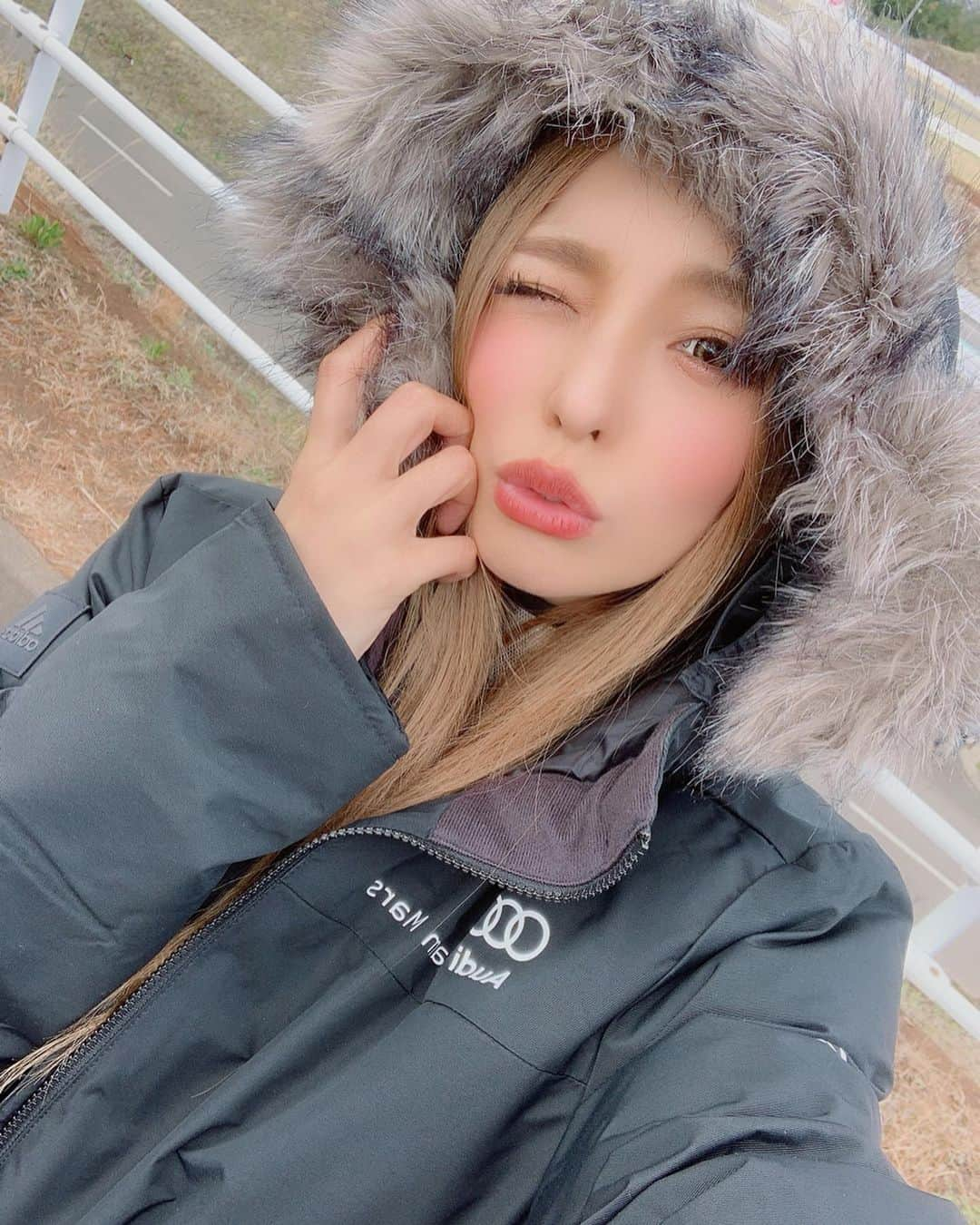 Hitomiさんのインスタグラム写真 - (HitomiInstagram)「❤︎ この前レースクイーンのお仕事で 行った仙台の山には雪積もってたけど🏔 来週のイベントではもう きっとあっついんだろうなあ☀️ 今月は5/31、6/1、6/2の3日間❣️❣️ ピレリスーパー耐久シリーズ2019 第3戦 富士SUPER TEC 24時間レース @ 富士スピードウェイ（静岡県） . 6/3はお久しぶりの @warp_shinjuku  どこかでお会いできますように☺️ お待ちしてます❤️ . #me #girl #instapic #shooting #japan #makeup #tflers #japanesegirl #shot #rip #ootd #レースクイーン #イベント#makeup #レース #lace」5月23日 22時06分 - hitomi_01270