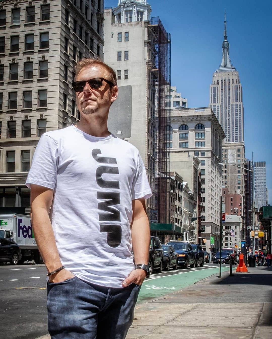 Armin Van Buurenさんのインスタグラム写真 - (Armin Van BuurenInstagram)「New York! What's your favorite city?」5月23日 22時02分 - arminvanbuuren
