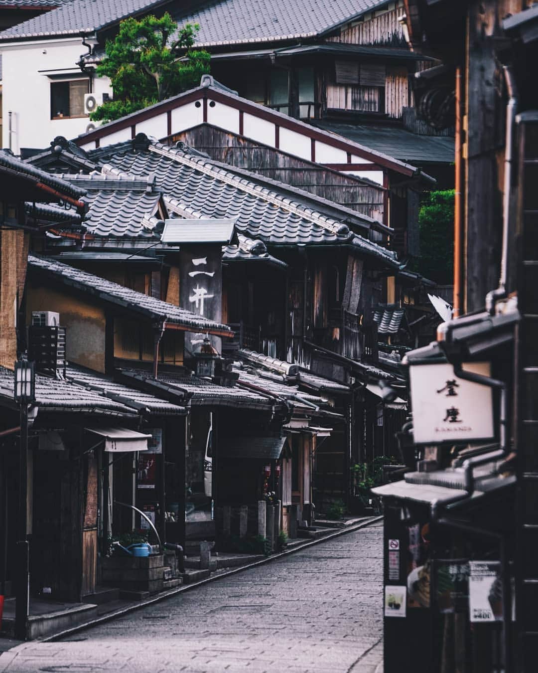 福田洋昭のインスタグラム：「Stand the test of time #Kyoto」
