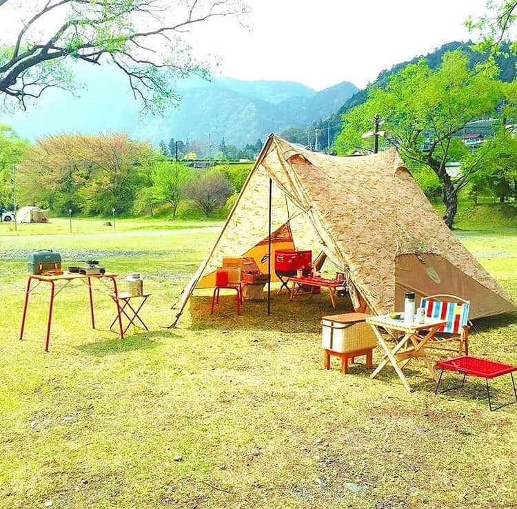 hinata_outdoorさんのインスタグラム写真 - (hinata_outdoorInstagram)「@masa_campcampさんのpic✨  鮮やかな色彩のお写真に🌈🏕 目が釘付けです👀✨爽やかです😆 陽の光が透けるヘキサライトの雰囲気も🙆‍♂️💯 ⠀⠀ 〜カッコイイ😎🙌ヘキサライトのあるキャンプサイト🏕✨〜⠀ ⠀ 絵になる❗️渋い‼️カッコイイ😆そんな魅力的なヘキサライトを使った、素敵キャンプサイト🏕をご紹介したいと思います🤩👏💯 ⠀ ⠀⠀ 🌳🌲🌼🌳🌲🌲🌳🌲🌳🌲🌻🌳🌳⠀ #hinataoutdoor を付けて⠀ アウトドア風景を投稿してください😊⠀ 🌳🌲🌳🌲🌻🌲🌳🌲🌳🌼🌲🌳🌳 ⠀ ⠀⠀ 素敵なお写真はリポストさせて頂きます✨ ⠀ ⠀⠀ 🚙キャンプや山登りのアウトドア情報はプロフィールのURLから ➡ @hinata_outdoor ⠀ ⠀ ⠀ ⠀⠀ 🍖美味しそうなキャンプ料理の写真は➡️⠀ @hinata_gohan⠀ *⠀ *⠀ #キャンプ #アウトドア #アウトドアギア #ヘキサライト #ニーモ #おしゃれきゃんぷ #絶景キャンプ #campgear #outdoorgear #camp #campliving #outdoor #campstyle #camping #campinglife #camplife #outdoorstyle #outdoors #outdoorliving #outdoorlife #hinataoutdoor #フォローミー #followme」5月23日 22時16分 - hinata_outdoor