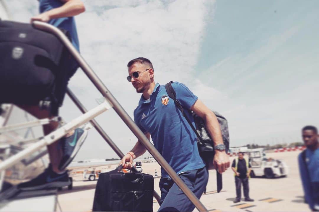 ノルベルト・ムラーラ・ネトのインスタグラム：「✈️ #valenciacf」