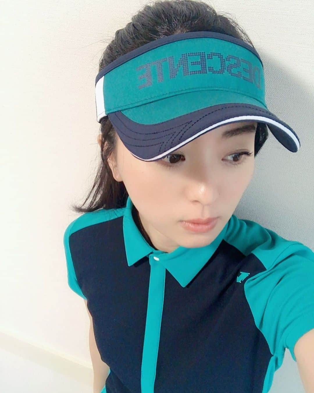 祥子さんのインスタグラム写真 - (祥子Instagram)「⛳️ 先日のはなし。 第20回叙々苑カップが開催されました🏌️‍♀️ : 芸能界の中でも凄腕たちの皆さまが集まり、 ゴルフチャンピオンを決める熱い戦い⛳️🔥 私は今回も現場リポーターとして参加させて頂きました🎤🙏 : プレーヤーの皆さんは大変な環境の中でも、 素晴らしいプレーを連発しておりました😳👏 : この模様は後日テレビ東京系で放送されます。 ぜひご覧ください☺️ : 【衣装】ゴルフウェア…descentegolf : #仕事 #work #リポーター #golf #ゴルフ  #叙々苑カップ #芸能人ゴルフチャンピオン決定戦 #熱い戦い #テレビ東京系 #叙々苑 #お肉  #絶品 #美味しい #楽しかった #今年もありがとうございました #感謝 #デサゴルゴルファー」5月23日 22時28分 - sho_ko.0413