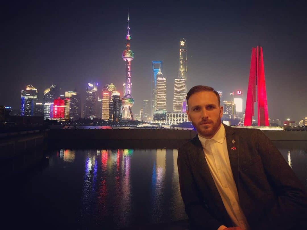 トビアス・ジッペルさんのインスタグラム写真 - (トビアス・ジッペルInstagram)「Shanghai by night 👌🏼 #Shanghai @borussia #chinatour2019」5月23日 22時41分 - tobsen_21