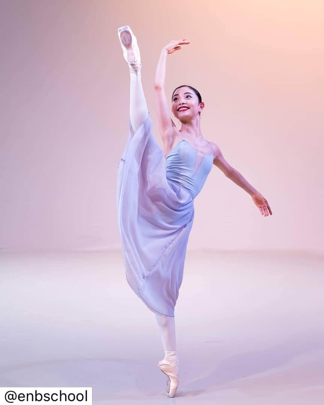 中野怜美さんのインスタグラム写真 - (中野怜美Instagram)「#TBT to our Summer Performance 2018 and graduate Remi Nakano now dancing with Atlanta Ballet ll @atlantaballet . Tickets are now on sale for our Summer Performance 2019 at the @newwimbledontheatre  in July https://www.atgtickets.com/shows/english-national-ballet-school-summer-performance/new-wimbledon-theatre/  Photo: Jesús Vallinas #wimbledon #dance #danceschool #ballet #ballerina #performance #repertoire #show #showcase #performing #talent #stars #atlantaballet2」5月23日 22時41分 - reminakano