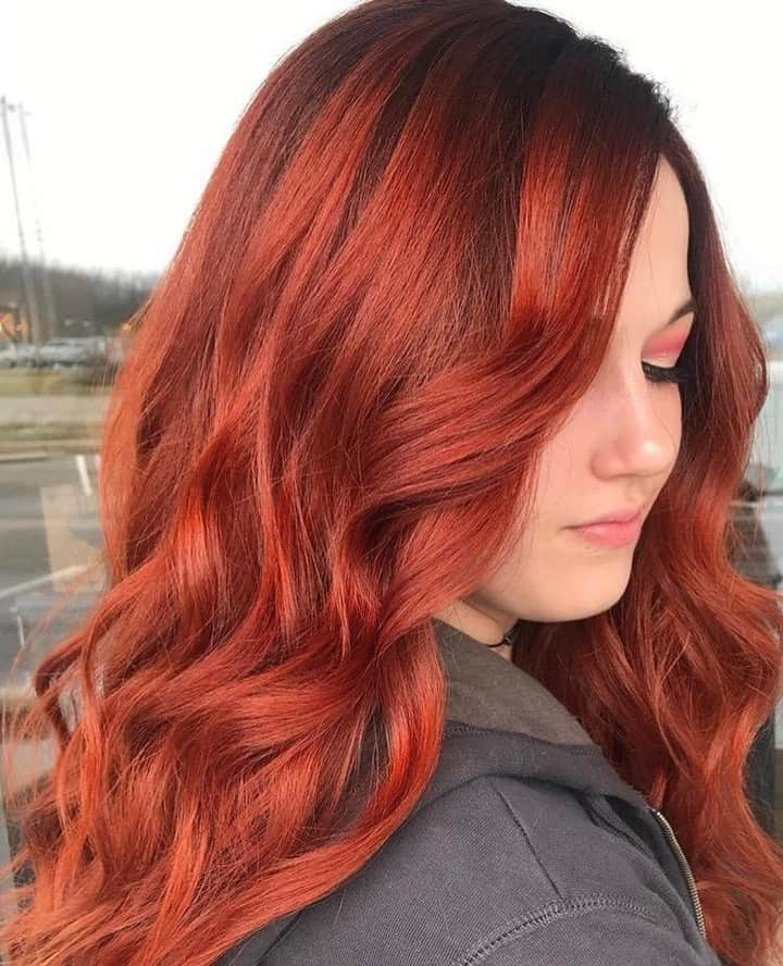 CosmoProf Beautyさんのインスタグラム写真 - (CosmoProf BeautyInstagram)「Fire red coming in FIERCE🔥🔥 ✨ FORMULA👇 Base color: @paulmitchellus #ColorXG 4RB, 4C + 5RO with 20vol.  Mid shaft to ends: Paul Mitchell #TheColor 7OR +’6RO with 20 vol STYLERS👇 Paul Mitchell Super Skinny Serum, Quick Slip Styling Cream & Soft Style Foaming Pomade.  TAKE HOME👇 Paul Mitchell Color Care Color Protect Shampoo and Conditioner. Plus, we recommend a weekly deep conditioner with #ColorCraft - 6 oz of Custom Color Treatment mixed with 16 pumps of Mandarin with 5 pumps of Paprika. Hair by: @amber_mhsalon  Find your favorite #PaulMitchell products at your local #cosmoprofbeauty where you are #licensedtocreate  #repost #paulmitchellus #redhaircolor #redhairdontcare」5月23日 23時00分 - cosmoprofbeauty