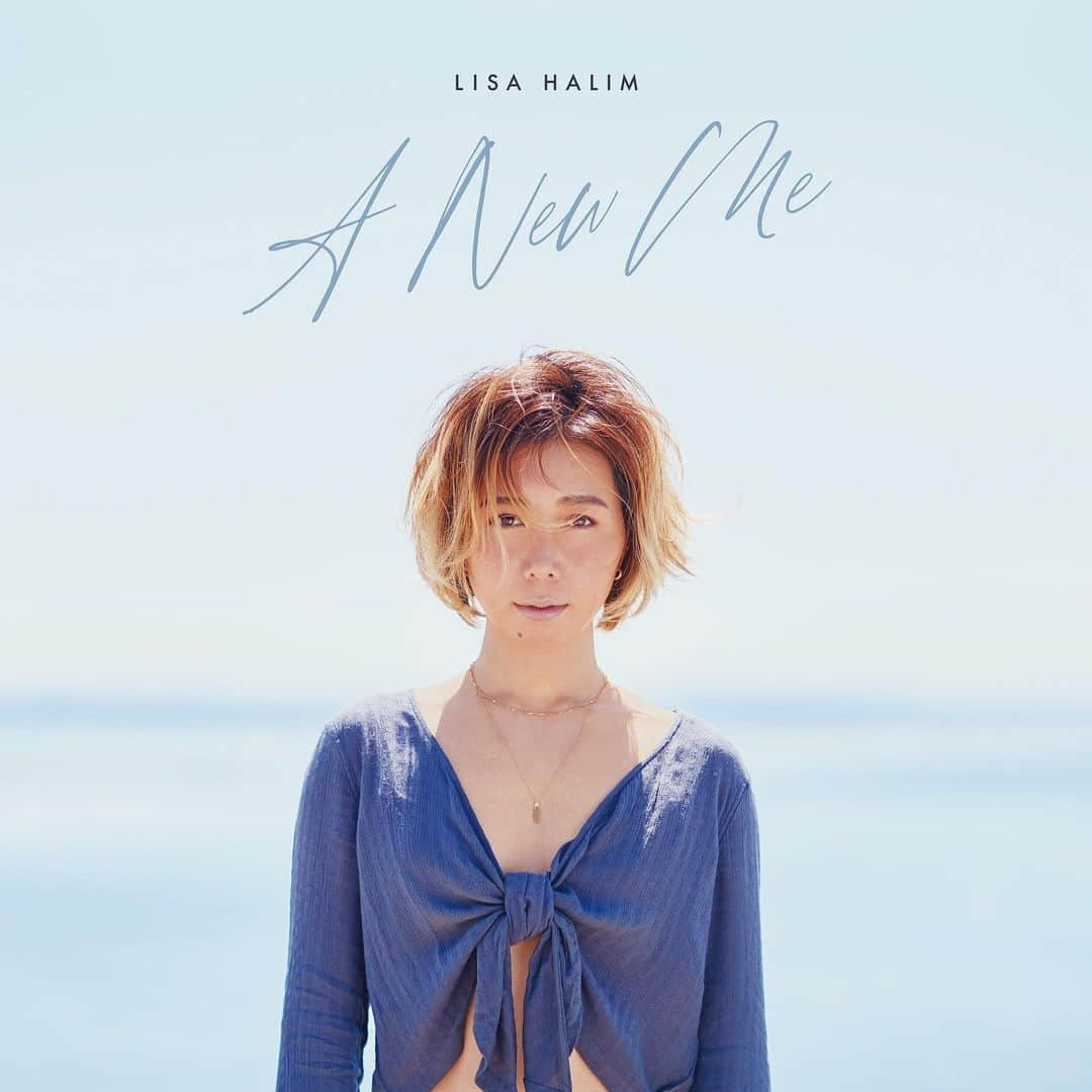 Lisa Halimさんのインスタグラム写真 - (Lisa HalimInstagram)「. もうすぐ先行発売&サイン会です！ . New Album "A New Me"（6/5 発売） の特別先行販売＆サイン会、 GREENROOM FESTIVAL’19のROXYブース内での開催が決定しました！ . 日時：5/25（土）、26（日） 両日ともに14:00〜15:00  会場：GREENROOM FESTIVAL’19 　ROXYブース内 （横浜・赤レンガ地区野外特設会場） チケットの必要ないエリアです。 たくさんCD持って行きます💿 みんな来てくれますように😍🙏✨ . Lisa Halim「A New Me」  New Album 2019. 06. 05 in store!! . “新しいLisa Halim”をコンセプトに自身が作詞作曲、5年ぶりとなるオリジナルの新曲とカバーソングを交えたニューアルバム！ Micro(Def Tech)と再び組んだ、アルバムリード曲「幸せになってよ」、アクティブライフスタイルブランド ROXY 2019 Summer ブランドキャンペーンソング「Take you away」、大ヒットJ-POPのカバー「そっけない」(RADWIMPS)「夏陰～なつかげ～」(スガシカオ)他、海とサーフを感じる1枚。 . 01. The brightest sky  Composition : Sin  Lyrics : Lisa Halim, Kat McDowell Arranged by Sin  02. Take you away  アクティブライフスタイルブランド ROXY 2019 Summer ブランドキャンペーンソング Composition : Sin  Lyrics : Lisa Halim, Orren Tanabe  Arranged by Sin  03. 幸せになってよ feat. Micro from Def Tech  Composition & Lyrics : Lisa Halim Arranged by Sin  04. そっけない (cover) Music & Lyrics : Yojiro Noda © 2018 by voque ting co., ltd. Arranged by Tomoki Ihira  05. My Wave Composition & Lyrics : Lisa Halim, 5 Arranged by Sin  06. 夏陰～なつかげ～ (cover) Music & Lyrics : Shikao Suga © 2005 by AUGUSTA PUBLISHING LIMITED Arranged by Sin . 07. 切ないくらい、愛してた。～reprise～ Composition & Lyrics : Lisa Halim Arranged by Sin, Tomoki Ihira  Sound produced by Sin 「A New Me」 Lisa Halim（リサハリム） ●発売日：2019年6月5日発売 ●価格：定価￥2,000（税抜￥1,852） ●品番：XQEB-1026 ●JANコード：4580278261434」5月23日 22時59分 - lisahalim